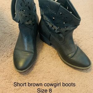 Short brown boots